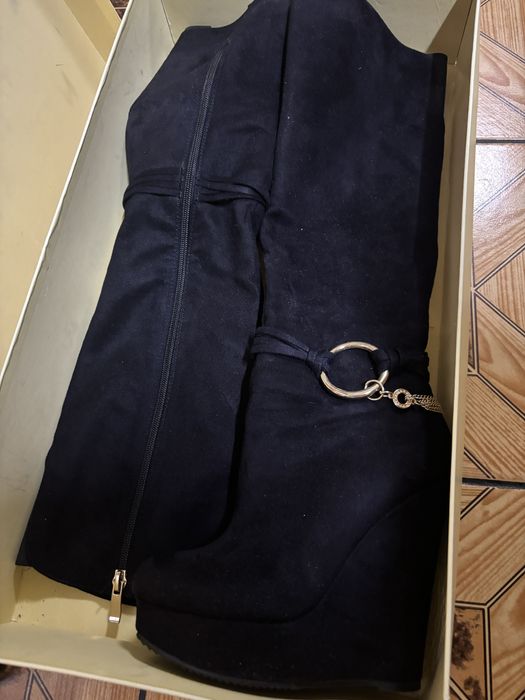 Продам зимние сапоги