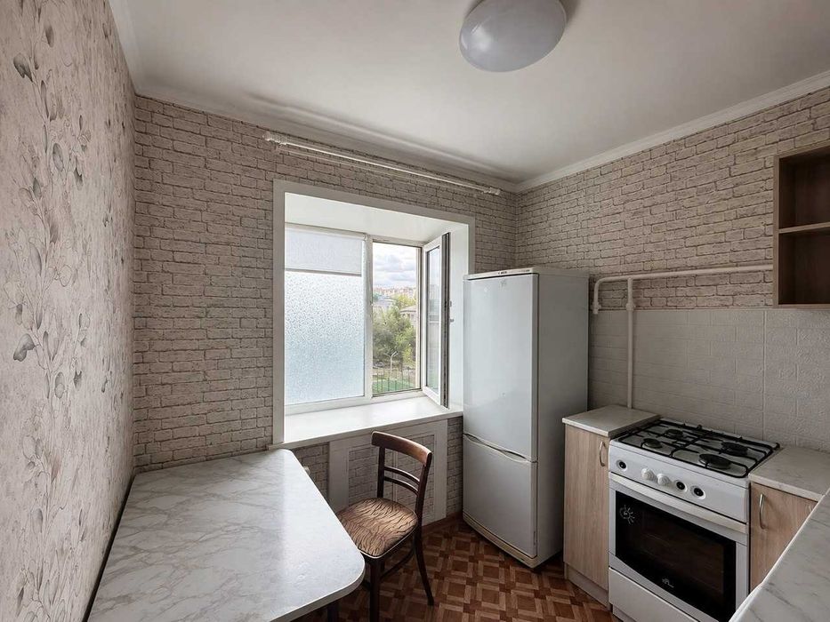 Продам 3-комнатную в центре
