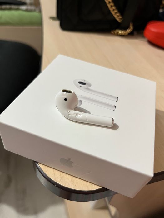 Слушалки AirPods