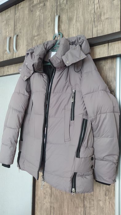 Женская теплая куртка.