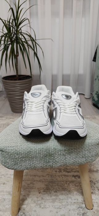 Dior b30 albi size 41 Valea Mosneagului • OLX.ro