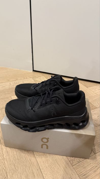 Продам кросовки On running