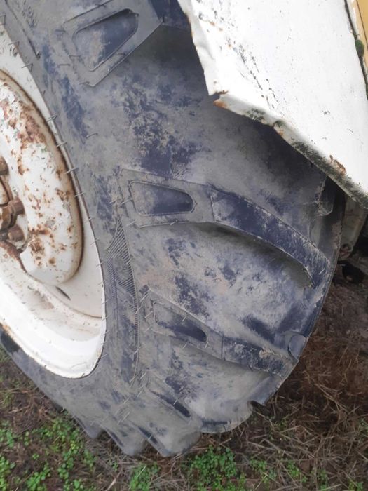 Трактор Болгар сламопреса плуг и чизел