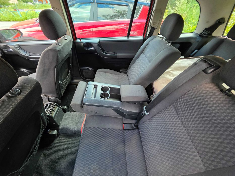 Автомобиль Opel Zafira