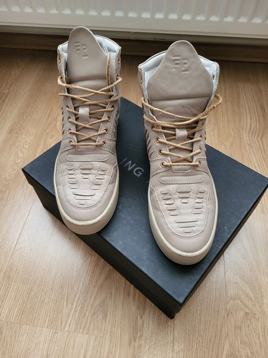 Sneakers Filling Pieces