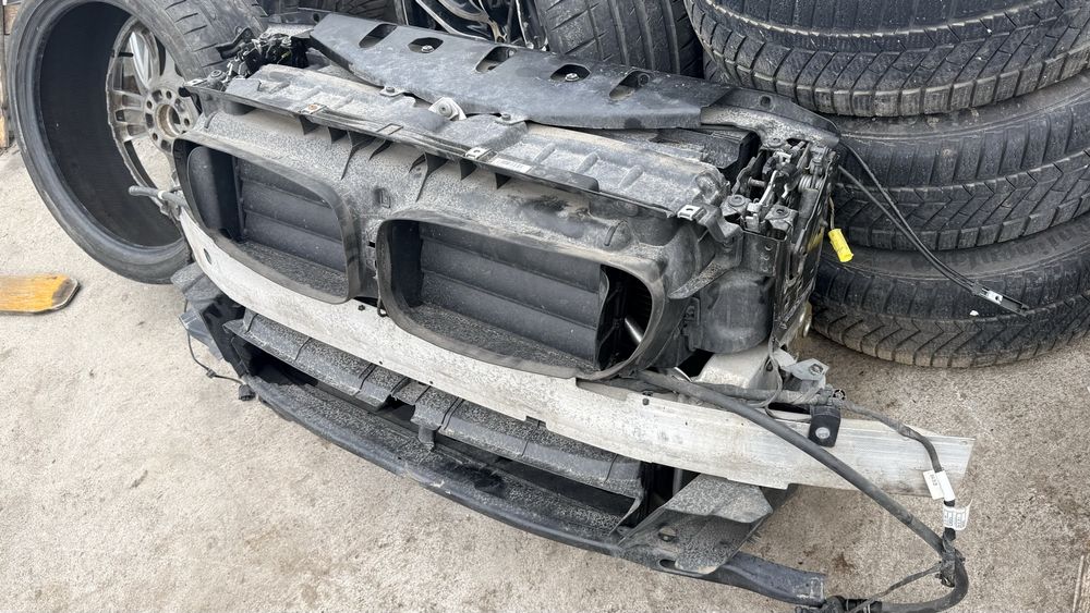 BMW F10 F11 Маска (очиларка с радятори и перка)