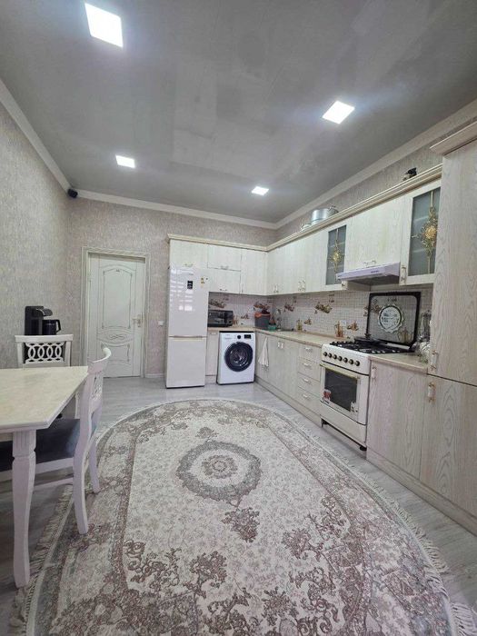 Продаётся 2х комн квартира на 6 этаже Ор 6 микрорайон Янги Узбекистон