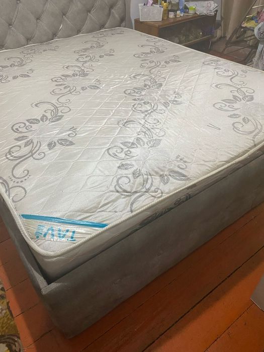 Кровать двуспалка почти новая