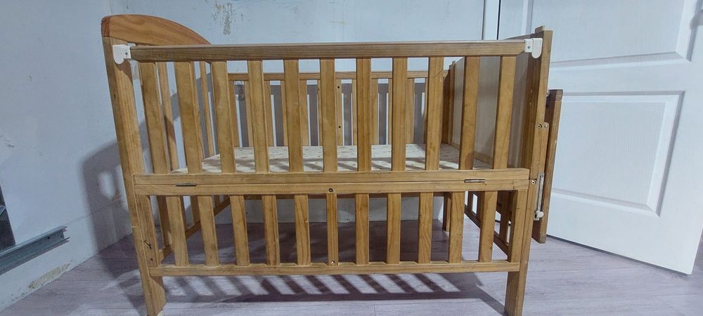 Кровать дет. с пеленальным столиком.