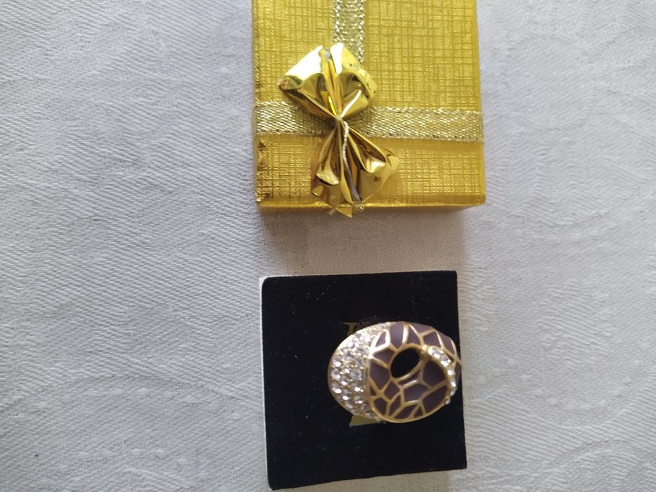 Кольцо с камнями