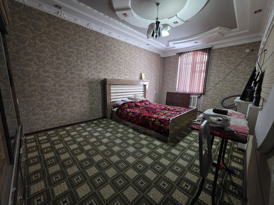 Шаҳар марказида 3 хонали квартира сотилади