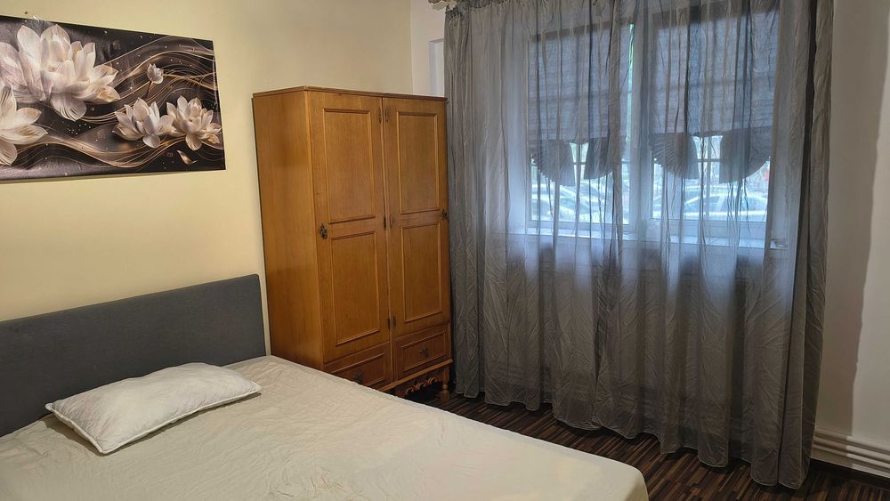 Închiriez apartament