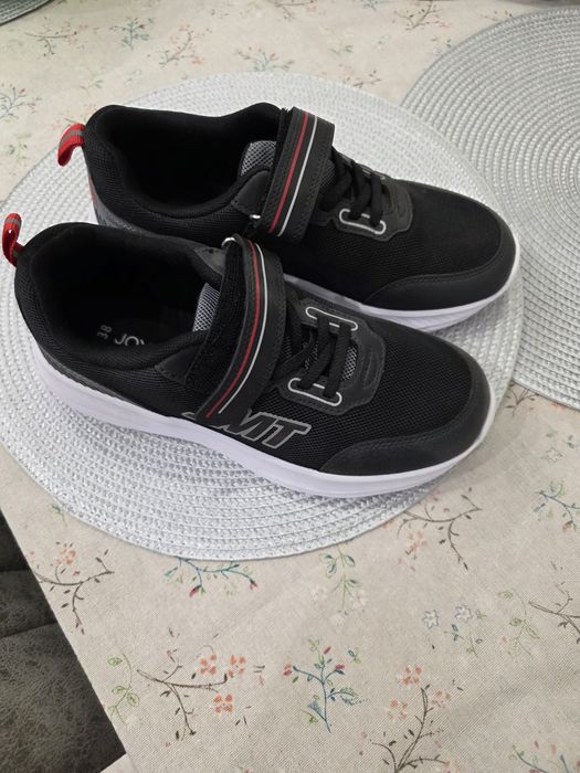 Кроссовки для мальчика!!