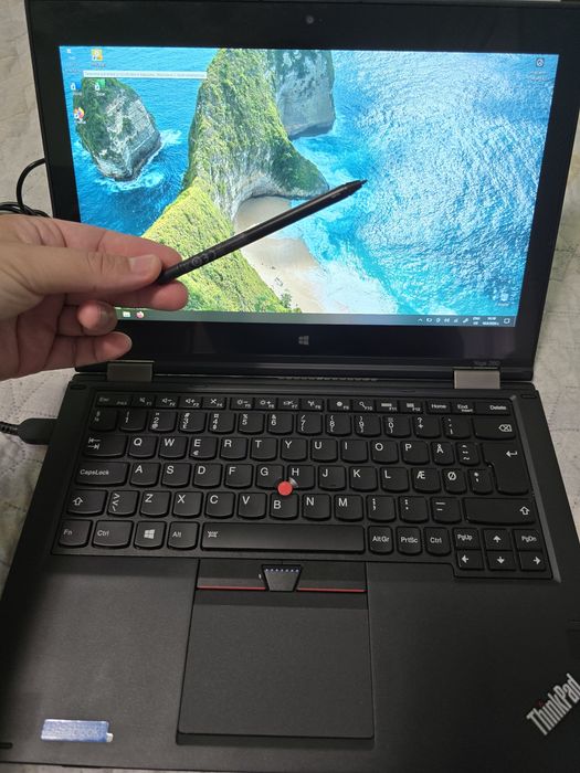 Lenovo Thinkpad Yoga x260 Touchscreen 2в1,i5-6300U,8GB RAM,256GB SSD.