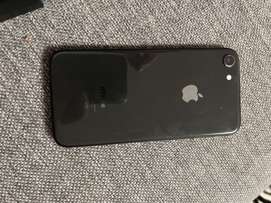 Vand iPhone 8 functional