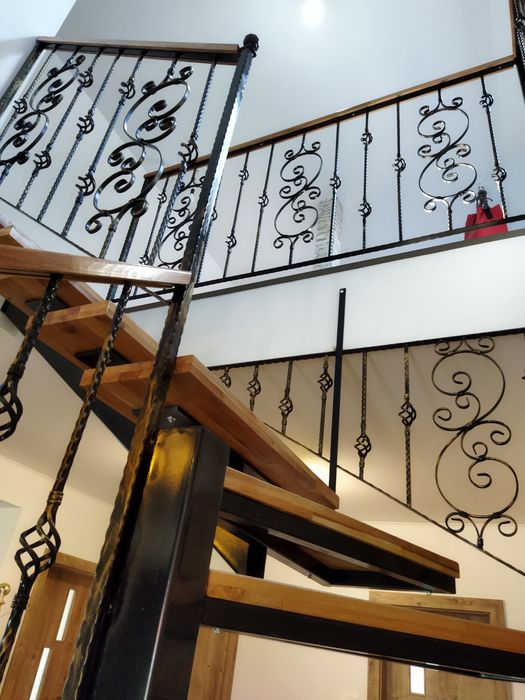 Scară metalică interioară sau exterioară