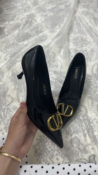 туфли 1 марта кийилган