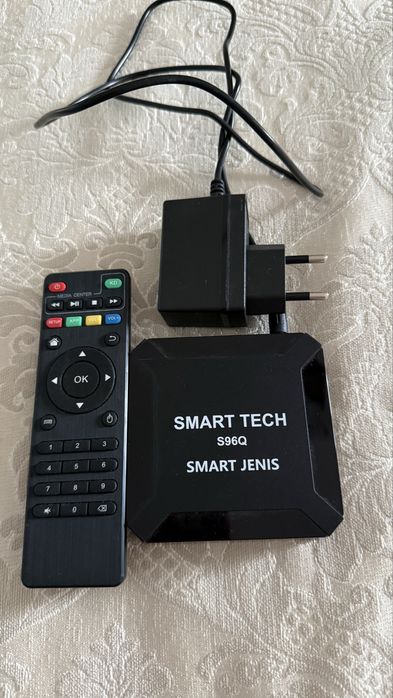 Приствка smart tech к тв