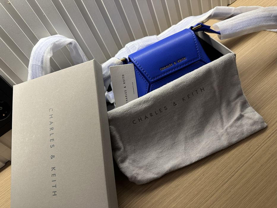Мини сумочка Charles&Keith