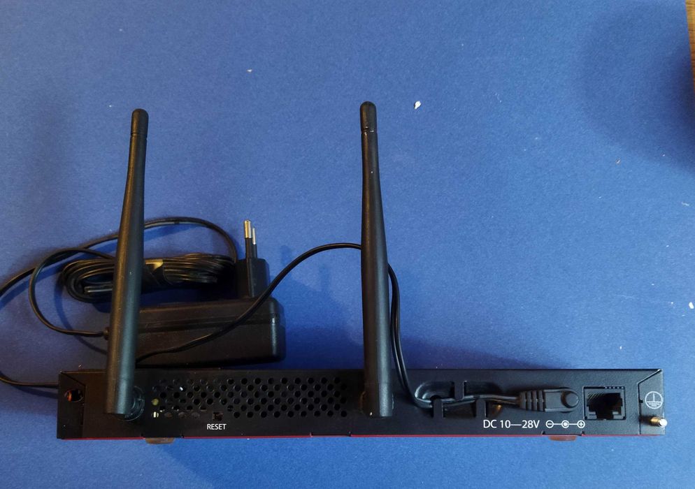 Router Mikrotik RB2011UiAS-2HnD-IN