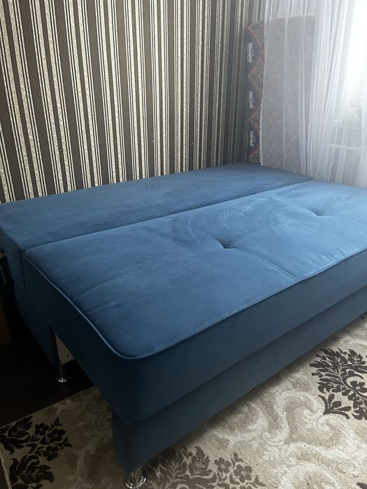 Продам стильный большой диван