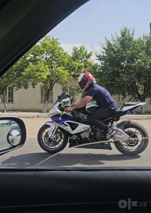 Мотоцикл BMW S 1000 RR 2010 yil srochno sotiladi