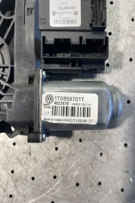 Motoras macara geam fata stanga Skoda Octavia 2007