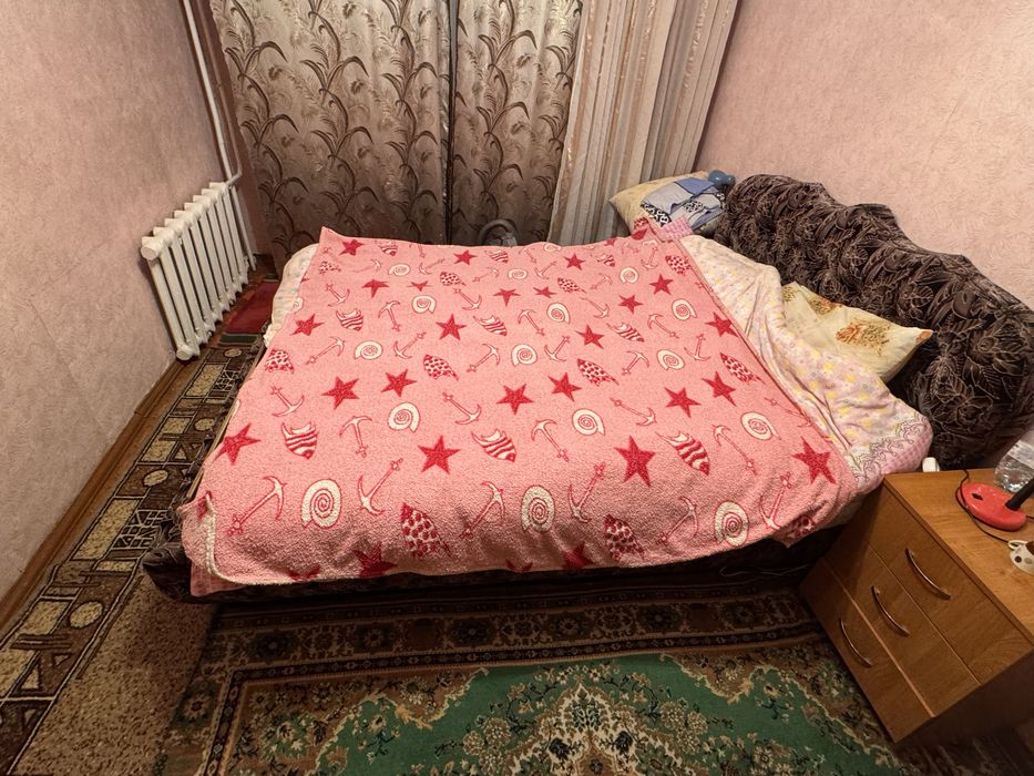 Продам кровать полуторку