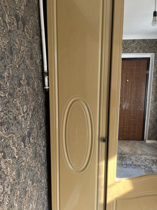 Продам шкаф б/у за 10 000 тг