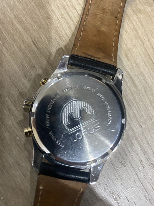 Продам мужские наручные часы б.у