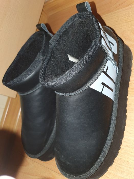 Продам угги очень теплые с мехом внутри