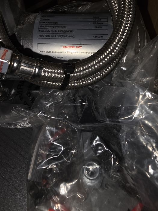 Преносим компресор 12V C302