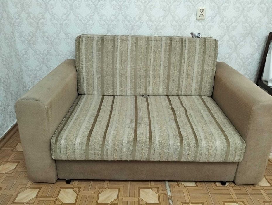 Диван-кровать б/у