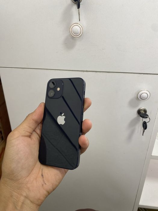 IPhone 12 mini в отличном состоянии