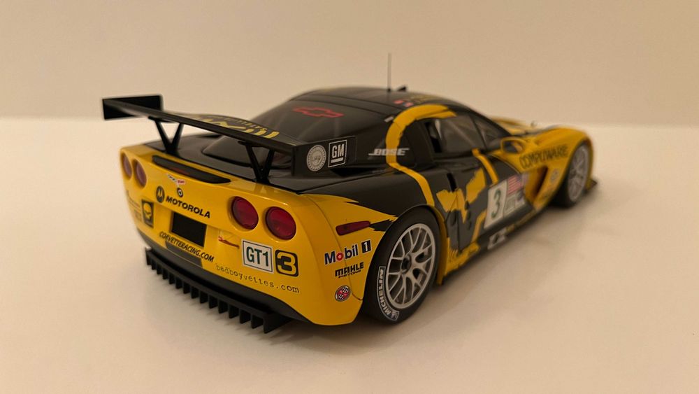 Macheta AUTOart 1/18 Chevrolet Corvette C6R ALMS 2007
