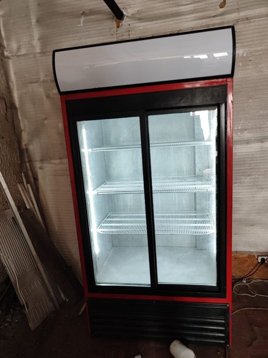 Витринные холодильники б/у