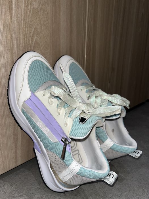 Сникърси на LIU JO