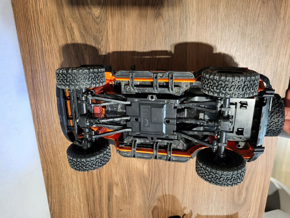 rc троффи tank 300 на радиоуправлении