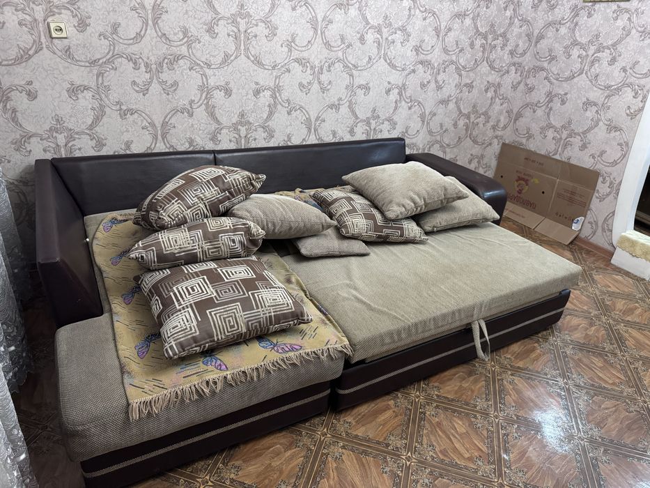 Продам диван угловой