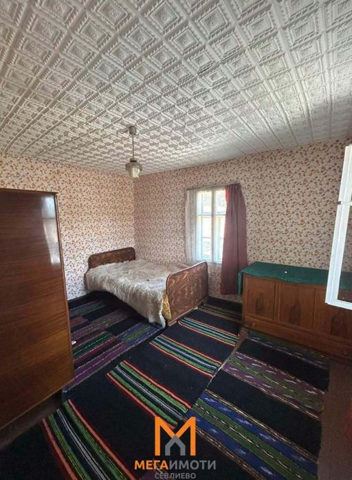 Продажба Къща гр. Севлиево - с. Селище 98m² и двор 983m²