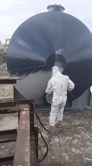 Покраска крыш и ворот.