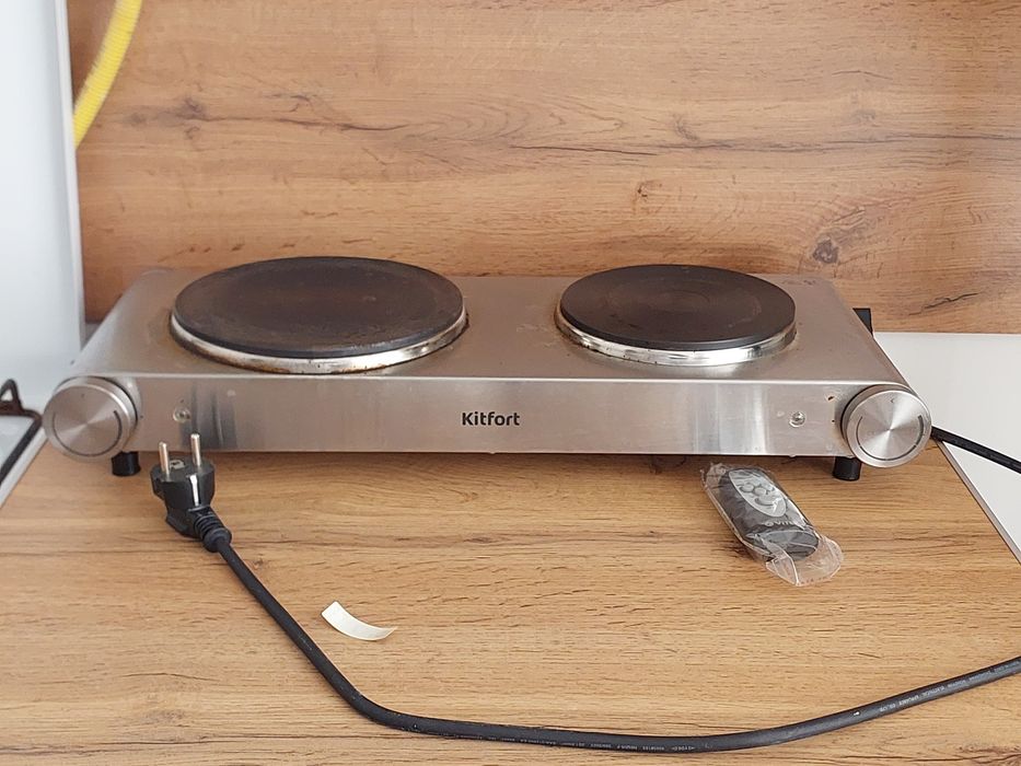 СРОЧНО Продаются ковёр, плита