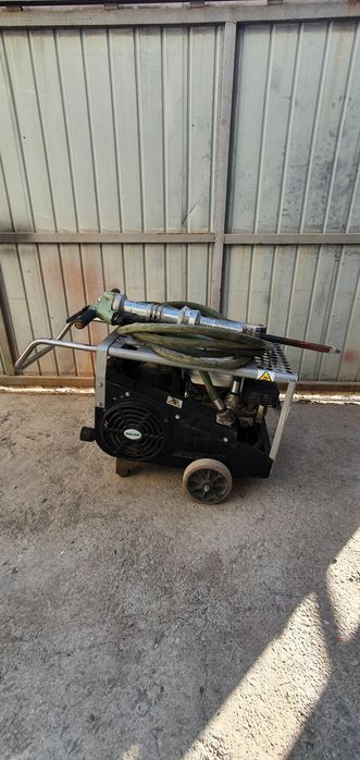 Grup compresor picamer pneumatic Sullair