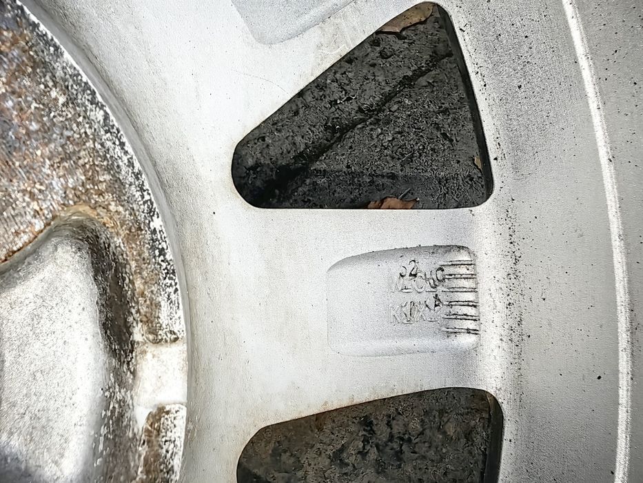 Продавам ляти джанти за Рено 16 цола с нови летни гуми 205/50/16 цола.