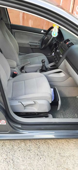 VW Golf 5 1.6 Benzina 102 Cp 2005 Inmatriculata Ro