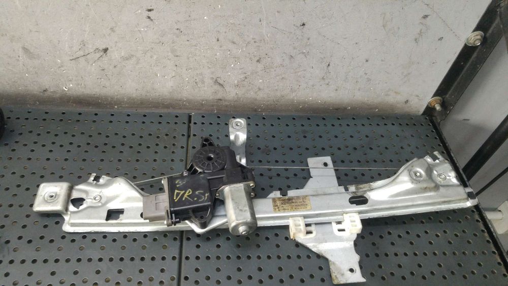 Macara cu motoras dreapta spate peugeot 3008 0u 9682808680