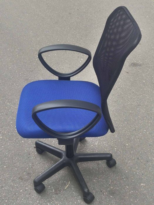 Офис стол чисто нов