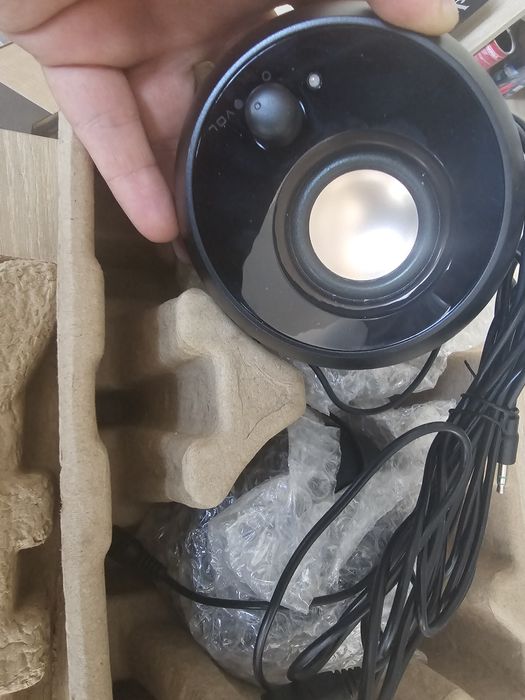 Суббуфер със тонколонки