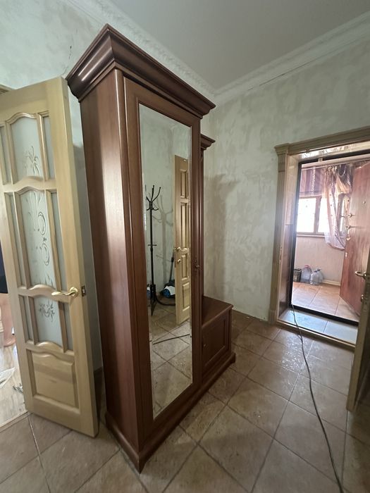 Продам прихожую цена 35000