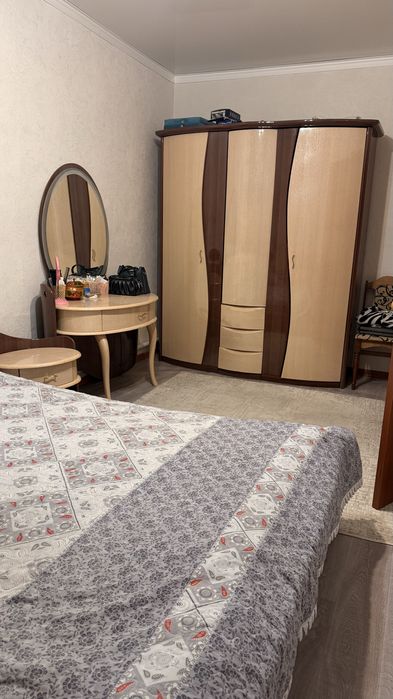 Продам спальный гарнитур